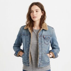 LEVI’S Sherpa Lined Denim Trucker Jacket Mid Wash Blue M Retro Y2K Boho Coat